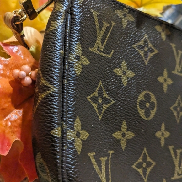 Vintage Petite Monogram - Picture 5 of 16